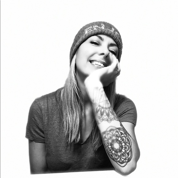 Meet your Posher, Tawna - Picture 1 of 1